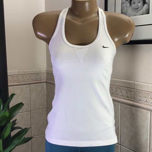 nike tank top with shelf bra